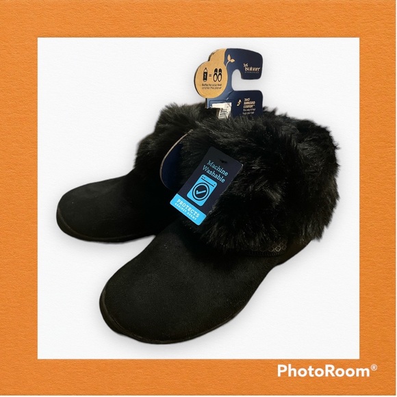 isotoner Shoes - NWT Isotoner signature indoor and outdoor super comfortable slippers size 6.5 -7